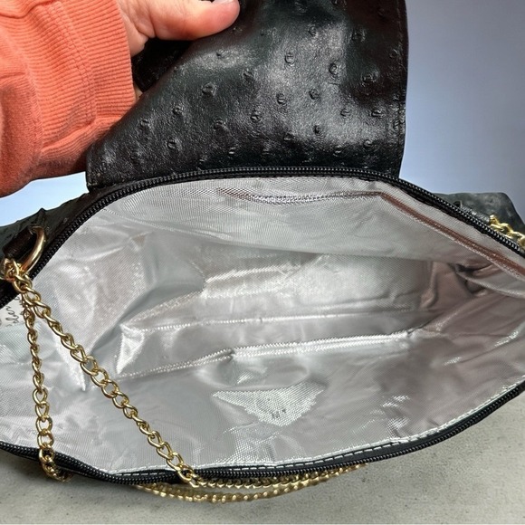 NWOT Roberta Amee Black Simulated Ostrich Insulated Wine Bag with Chain Strap - Picture 3 of 5